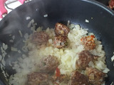 Arroz con albóndigas