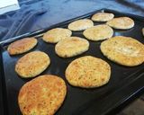صورة لخطوة 2 من وصفة فطاير زعتر بري بالجبن ♥️😋