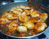 A picture of step 5 of Masala Fried Momos.