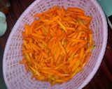 Foto langkah ke 1 dari resep Bumbu kuning buncis wortel pedas.