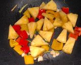 Foto langkah ke 4 dari resep Pineapple with shrimp.