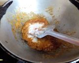 A picture of step 3 of Egg korma.