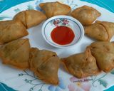 A picture of step 23 of Aloo Samosa.