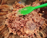 Foto del paso 2 de la receta: Hamburguesa de ternera, salchichas y tomate en polvo