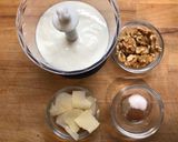 Foto del paso 1 de la receta Salsa de nueces y parmesano
