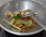 Foto langkah ke 2 dari resep Sup Ikan Kuwe.