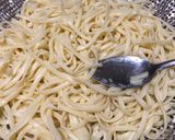 Foto langkah ke 3 dari resep Fettuccine Carbonara.