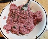 A picture of step 2 of Stuffed Peppers with Ground Beef and Quail Eggs.
