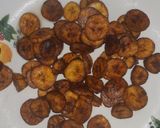 A picture of step 2 of Plantain frittata.