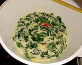 Spenótos sonkás-sajtos-tejszínes tészta chili paprikával recept fázis 4 fotója