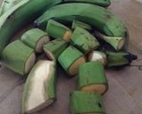 Foto del paso 1 de la receta: Bolón de plátanos verdes