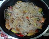รูปขั้นตอนการทำที่ 3 ของ ต้มยำกุ้งอบวุ้นเส้น
