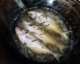 Foto langkah ke 2 dari resep Tumis Ikan Kembung.