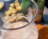 A picture of step 3 of Pineapple Pinacolada.