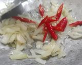 Foto langkah ke 2 dari resep Tumis Tuna.