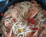 Foto del paso 7 de la receta: Tallarines salteados con camarones