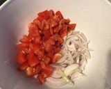 Une image de l'étape 8 de Salade marinée de pommes de terre, patates douces violettes, harengs, tomates et poivron.