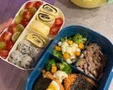 Hình bước làm 5 của món Bento box 14: cơm nắm gochujang + trứng cuộn + thịt bò xào + rau củ
