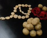 तिल मखाने गोंद लड्डू (til makhane gond laddu recipe in Hindi) रेसिपी चरण 5 फोटो