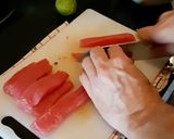 Foto langkah ke 1 dari resep Simple Tuna Tartare.