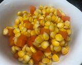 Hình bước làm 2 của món Cho Bé-Cơm Chiên Cà Rốt, Ngô, Trứng, Rong Biển