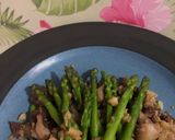 Foto langkah ke 3 dari resep Asparagus Tumis Daging.