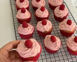 A picture of step 13 of Vanilla raspberry cupcakes.