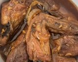 Foto langkah ke 5 dari resep Ayam kecap bawang bombay.