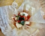 Foto del paso 4 de la receta: Aperitivos con filo: Rollitos de queso y sardinitas, Cestas Caprese & Cigarritos de sobrasada y miel