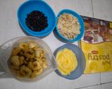 Foto langkah ke 1 dari resep Banana Milk Crispy Pastry.