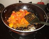 A picture of step 1 of Tamatar ki meethi chutney.