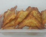 Foto langkah ke 4 dari resep Krupuk pangsit isi sosis kenyol kenyol.