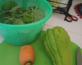Foto langkah ke 1 dari resep Sayur Bening Bayam Labu siam dan Wortel (cocok untuk MPASI).