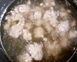 Hình bước làm 2 của món Canh Rau Xà Lách Xoong Thịt Bằm Thả Viên
