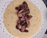 Foto del paso 5 de la receta: Wrap de pollo, champiñones y alubias