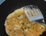 Foto langkah ke 4 dari resep Telur Kocok Daun Bawang.