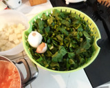 Foto del paso 1 de la receta: Acelgas con papas y chuletas de cerdo en salsa de jitomate