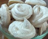 A picture of step 5 of Thoothukudi macroons.
