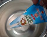 Foto langkah ke 1 dari resep Roasted Coconut Milk Ice Tea.