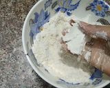 A picture of step 2 of نمک پارے.
