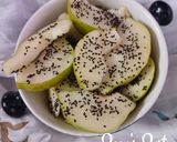 A picture of step 3 of Packham Pear Salad.