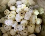 A picture of step 2 of Makhana ladoo.