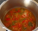 Foto del paso 5 de la receta: Pollo en salsa de verduras