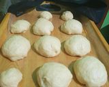 Foto langkah ke 4 dari resep Donat maizena empuk.