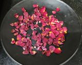 A picture of step 1 of Rose kaju katli.
