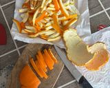 Foto del passaggio 2 della ricetta Scorze d’arancia candite🍊