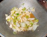 Foto langkah ke 3 dari resep Telur kuah sawi putih.