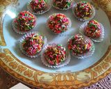 Foto langkah ke 6 dari resep Bola-Bola Biskuit Coklat.