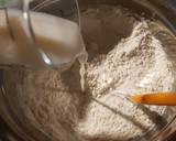 Foto del paso 2 de la receta: Medialunas de manteca muy fáciles