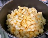 Une image de l'étape 3 de Compotée de pommes à la vanille et sirop d’érable.